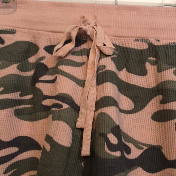 Pink Camo drawstring sleep shorts - Picture 3 of 6